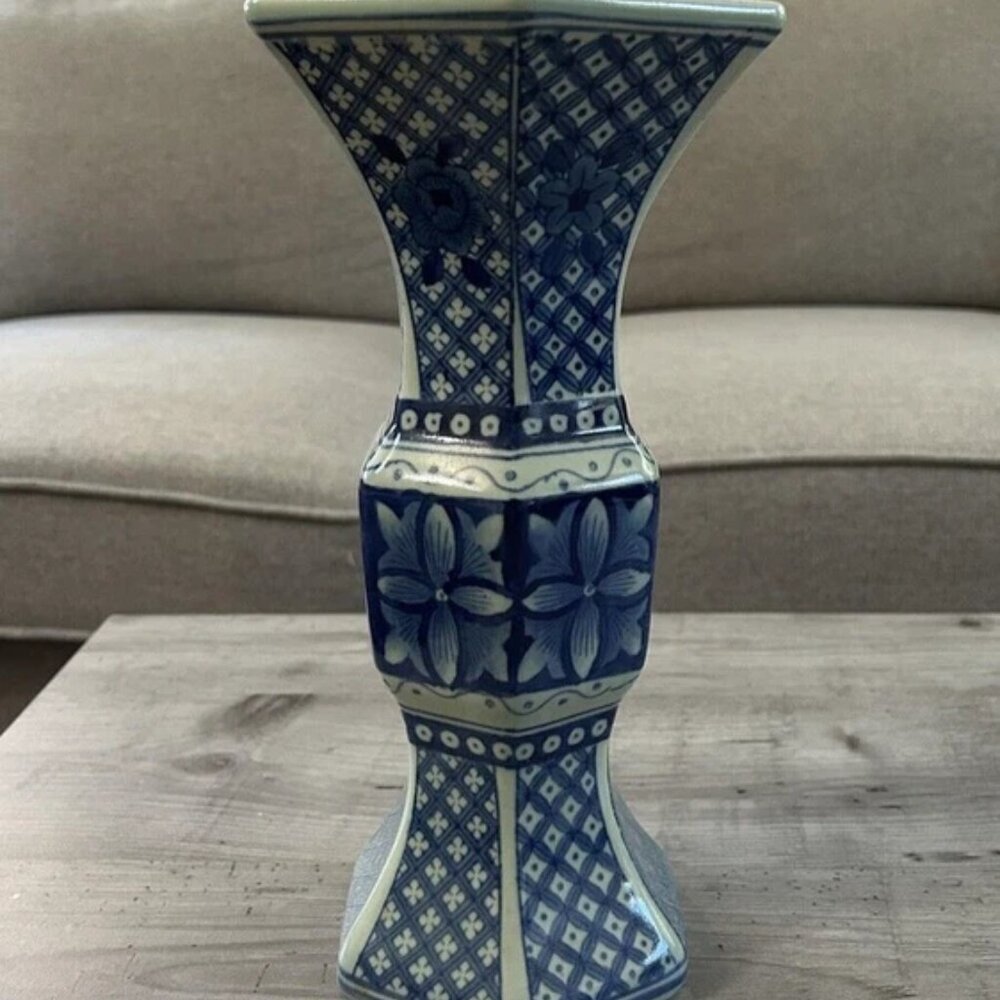 MANN China Blue & White Decorative Chinoserie Porcelain Vase 12" Tall